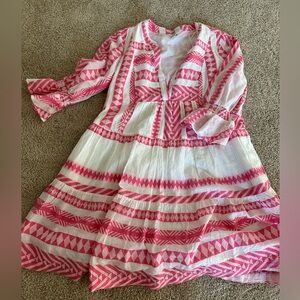 Pink and white crown and Ivy dress